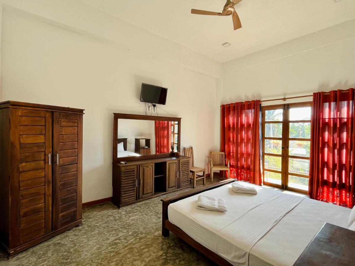 Rise & Set Arugam Bay Hotel Buitenkant foto