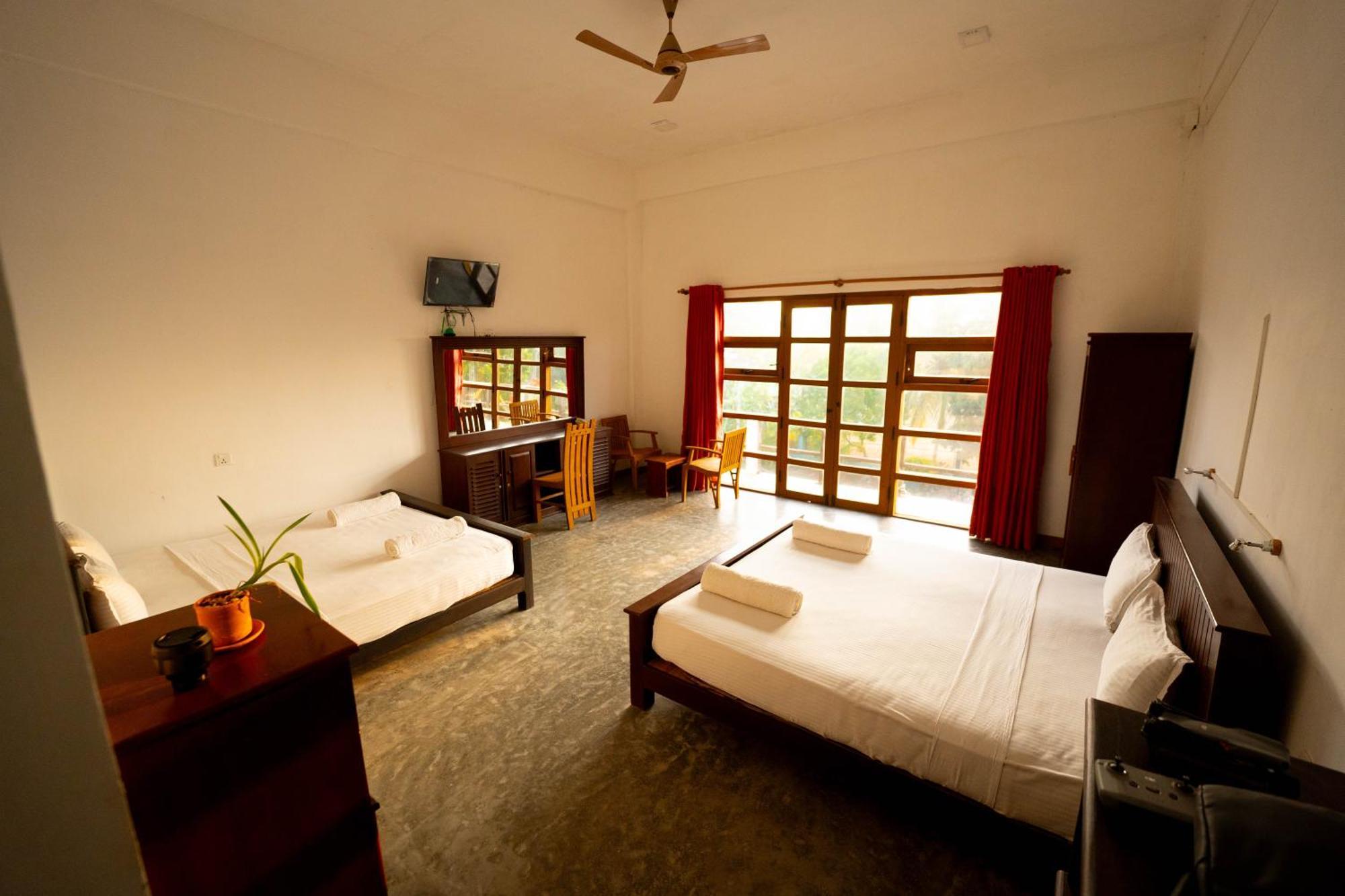 Rise & Set Arugam Bay Hotel Buitenkant foto