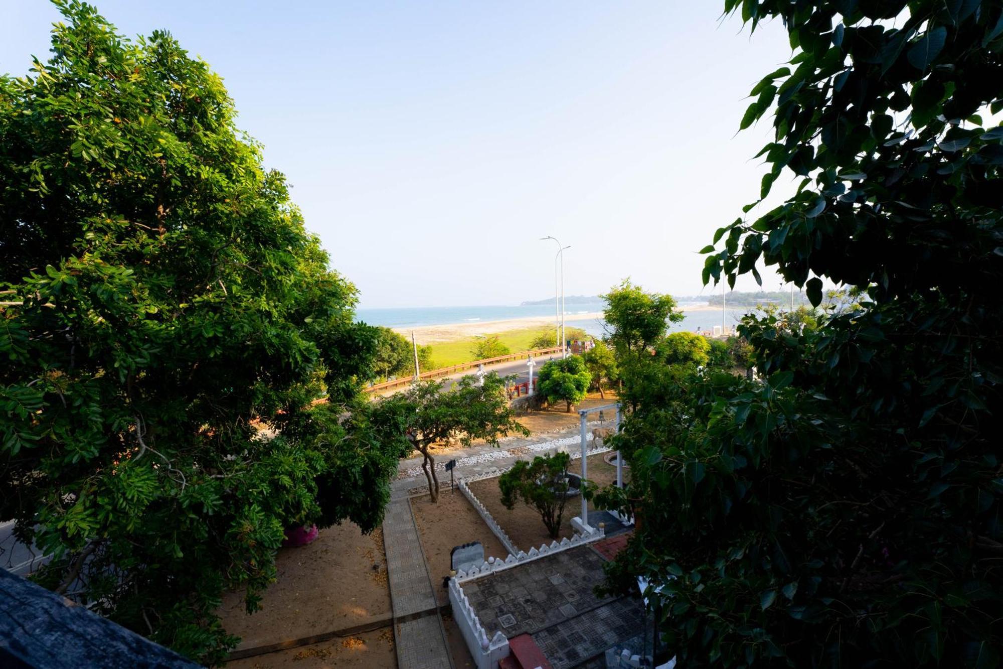 Rise & Set Arugam Bay Hotel Buitenkant foto