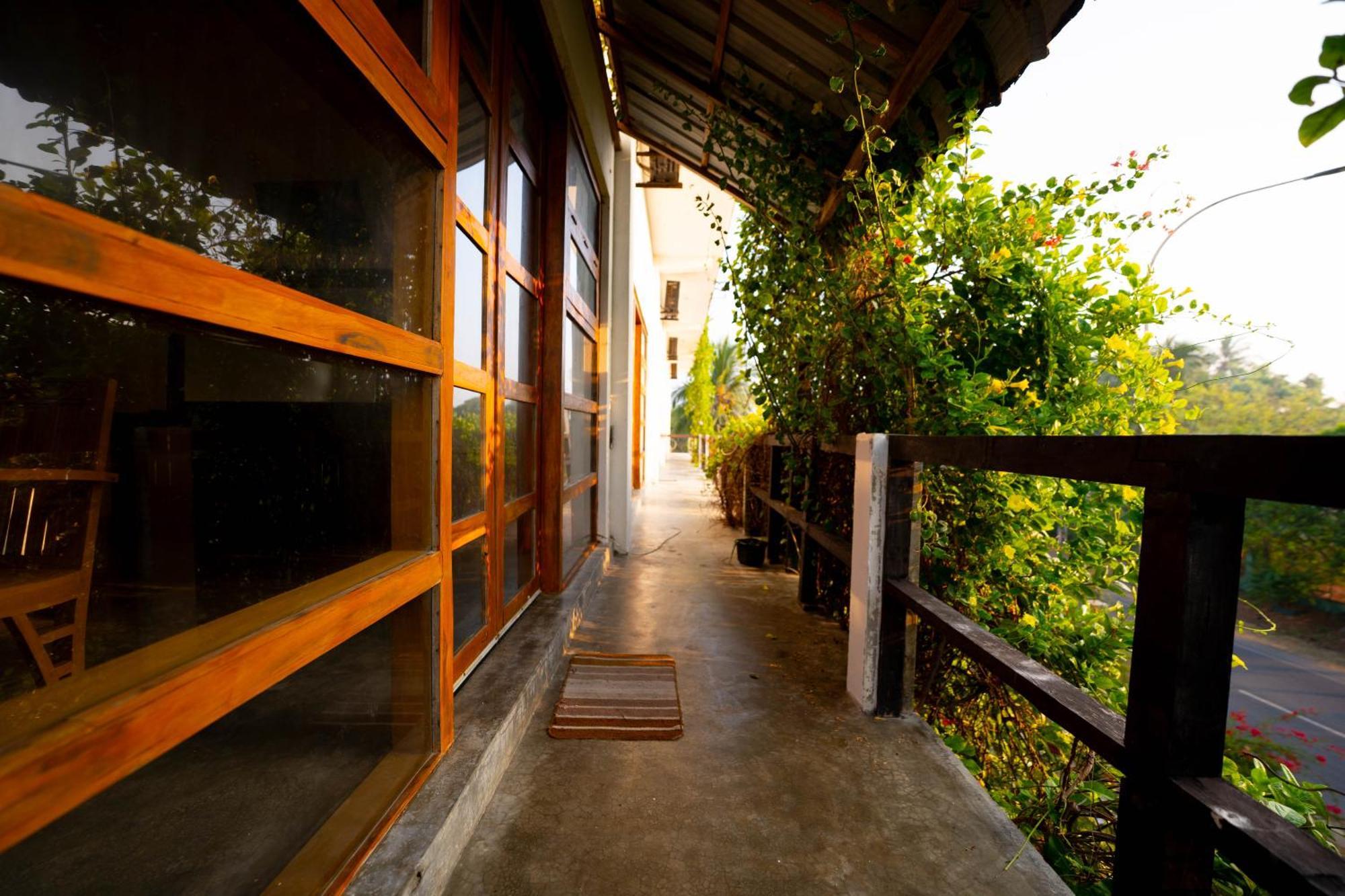 Rise & Set Arugam Bay Hotel Buitenkant foto