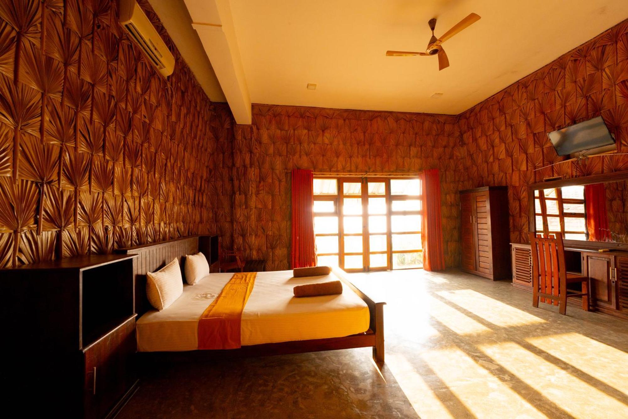 Rise & Set Arugam Bay Hotel Buitenkant foto