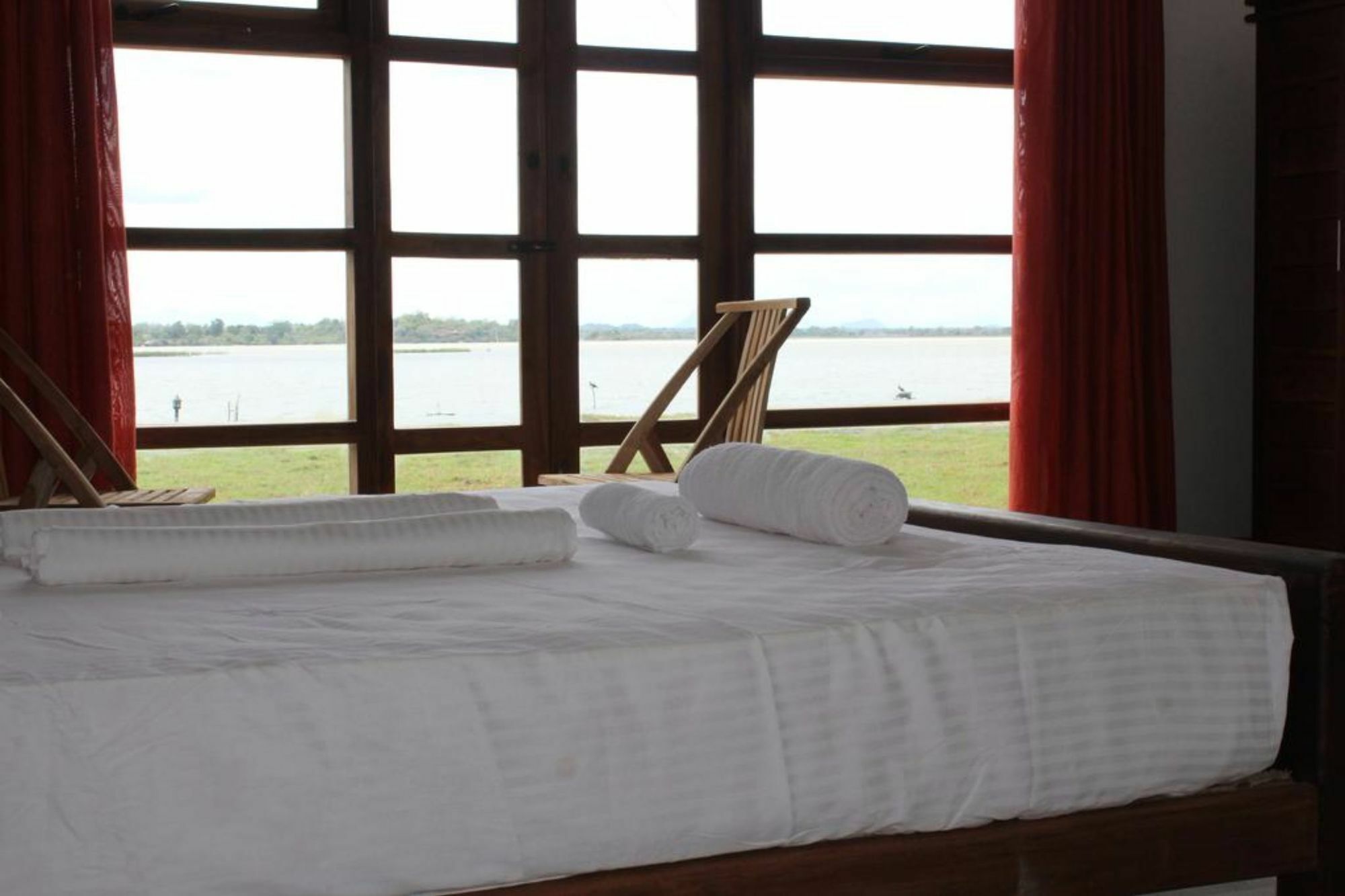 Rise & Set Arugam Bay Hotel Buitenkant foto